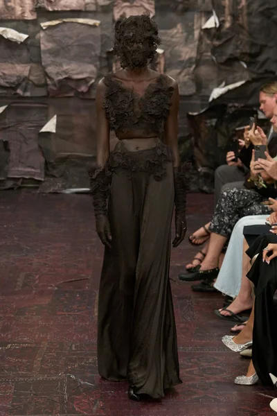 Look 42